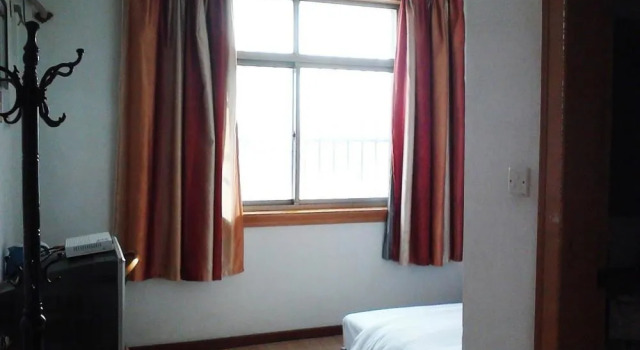 上海古月宾馆, Varaa Hotelli Shanghai Shanghai