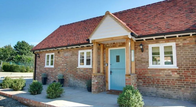 Serene Holiday Home in Linton With Private Swimming Pool