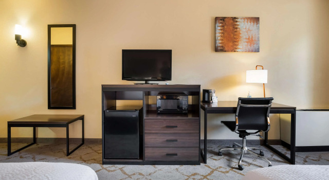Четырёхместный номер Standard Best Western Grand Victorian Inn