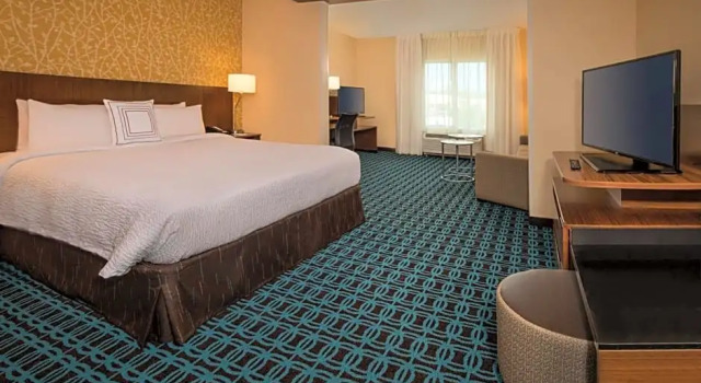 Двухместный люкс с видом на горы Fairfield Inn & Suites by Marriott Washington