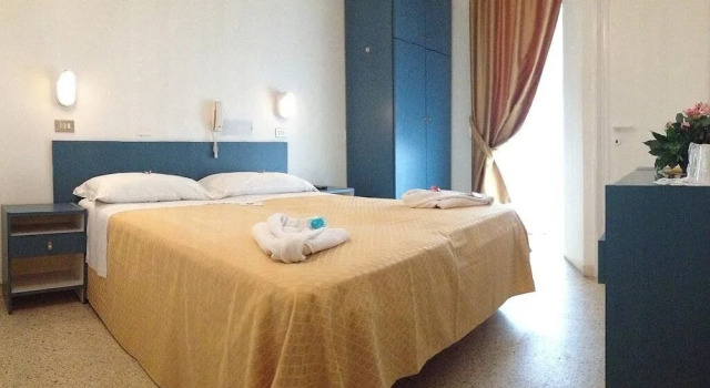 Четырёхместный номер Standard с балконом Hotel Till