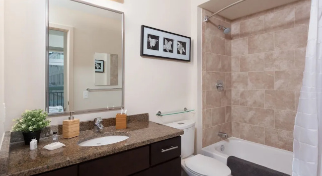 Апартаменты с 2 комнатами 2br Fully Furnished Apartment In Downtown - Great Location 2 Bedroom Apts by RedAwning