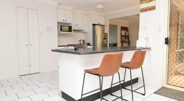 The Valerie Gardens Homely & Cosy Sleeps 11, Reservar Hotel Orange Central West NSW