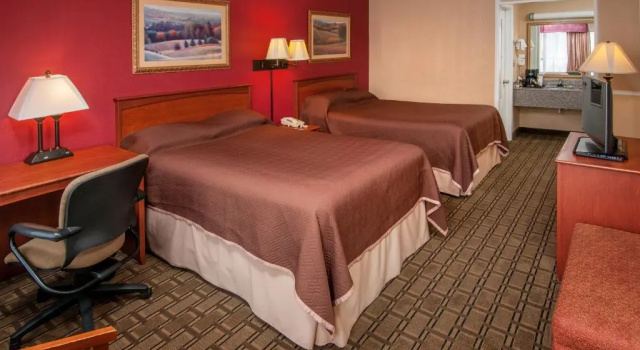 Четырёхместный номер Travelodge by Wyndham Beckley