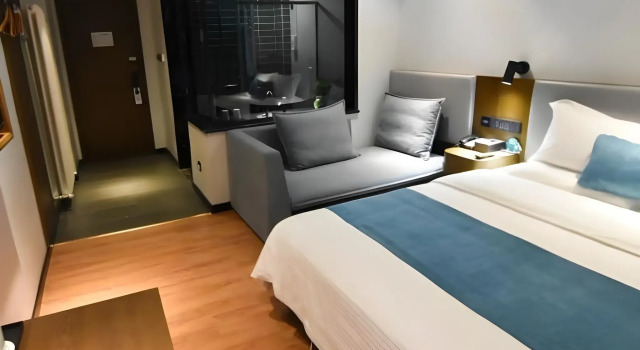 GreenTree Rizhao Lanshan Coach Station Hotel, Prenota Hotel Hotel a Shandong con parcheggio, Parcheggio
