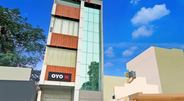 Hotel O Sr Grand, Забронировать Отель Отели Горакхпур 3 звезды, 3*