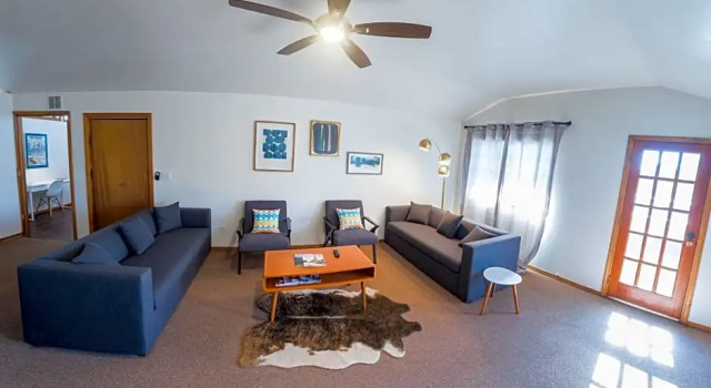 Апартаменты Monarch Motel