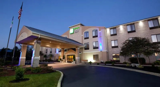 Четырёхместный номер Standard Holiday Inn Express Plymouth