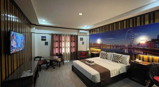 Двухместный номер Superior с балконом Angeles Palace Hotel