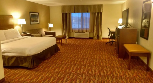 Номер Deluxe Holiday Inn Express & Suites Truth or Consequences by IHG - Newly Renovated