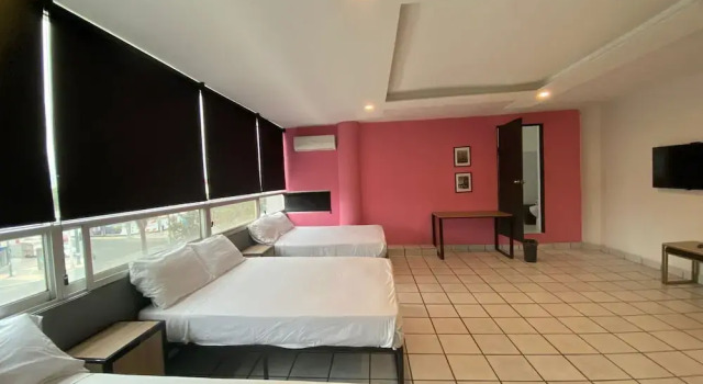 Трёхместный семейный номер Standard с видом на город Unidades Privadas con AC-TV-WiFi y Estacionamiento en Centro de MTY