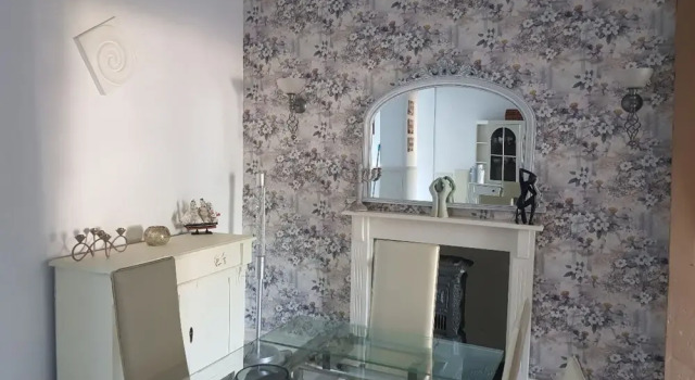 Tranquil Retreat - 3 Bedroom House With hot tub