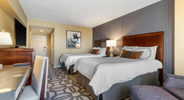 Четырёхместный номер Deluxe Omni Richmond Hotel