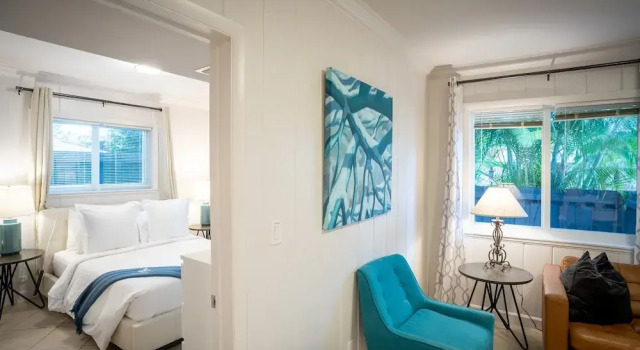 Коттедж Walk to Wilton Drive - Spacious & Quiet Villa #1