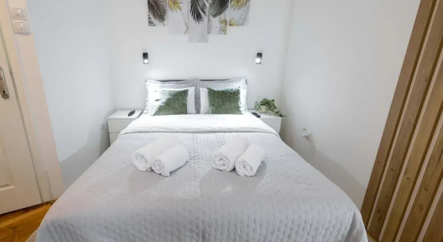 Old Town Rooms, Rezerwuj Hotel Hotele w Vojvodina z parkingiem, Parking