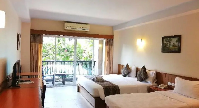 Номер Standard с балконом и с видом на бассейн Authong Residence