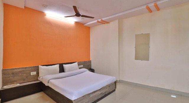 SPOT ON 47037 Hotel Liva, Buchen Sie Hotel Mehsana Gujarat