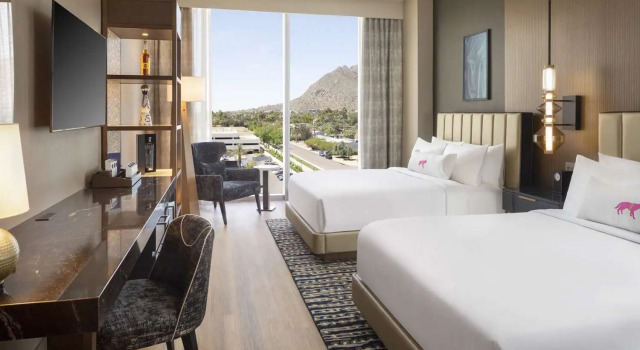 Четырёхместный номер Standard с видом на горы Caesars Republic Scottsdale, a Hilton Hotel