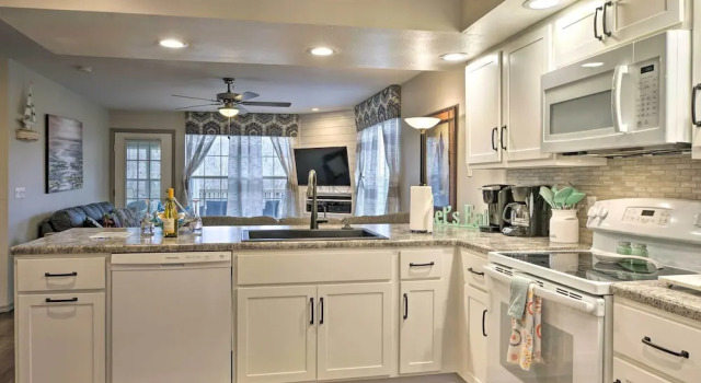 Lakefront Branson Condo w/ Porch & Dock Access, Забронировать Отель Отели Table Rock Lake с парковкой, Парковка