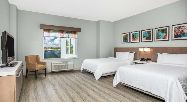 Четырёхместный номер Standard Hilton Garden Inn Palm Beach Gardens