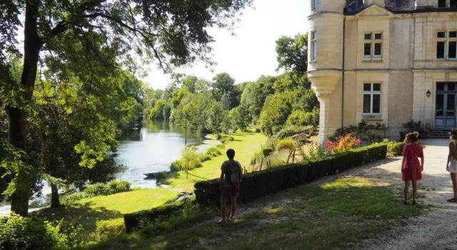Коттедж с 4 комнатами Château des Loups - Les Pommiers