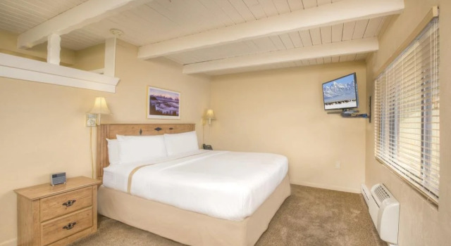 Elk Refuge Inn