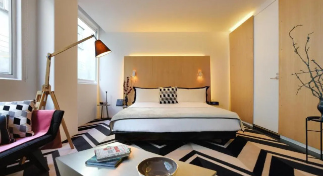 Номер Standard Adelphi Hotel