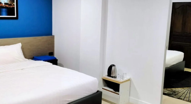 Двухместный семейный номер Standard с балконом Poonsuk Place Hotel