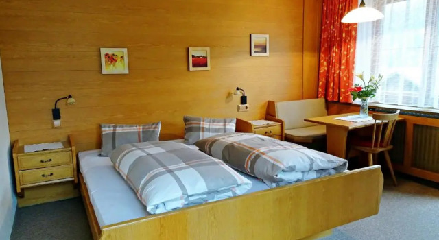 Haus Christina, Rezerwuj Apartament Hotele w Wipptal z parkingiem, Parking
