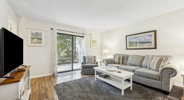 Номер Standard Newly Renovated Condo with Easy Access to Pool and Tennis Courts by RedAwning
