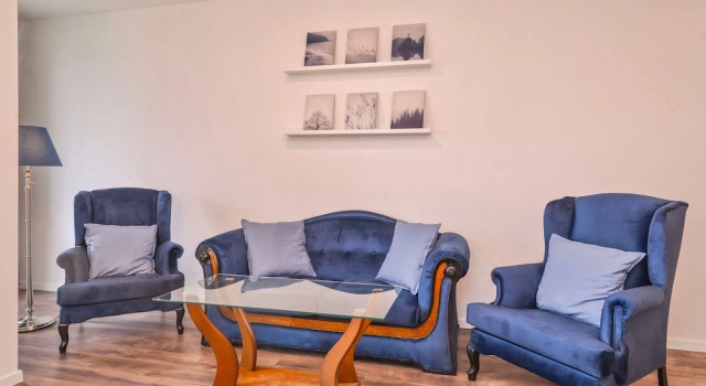 FM Deluxe 2-BDR Apartment - South Park, Varaa Huoneisto Lozenets 
