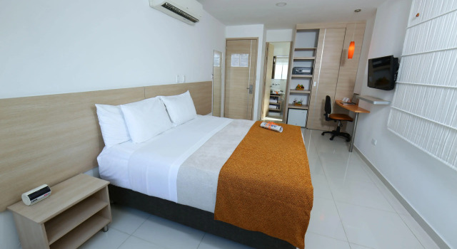 Hotel Apartasuites Cabreromar, Varaa Hotelli Hotellit Bolivar pysäköinnillä, Pysäköinti