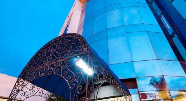 Metrópolis Plaza