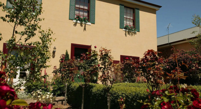 Blakes Manor Self Contained Heritage Accommodation, Book Hotel Deloraine Tasmania