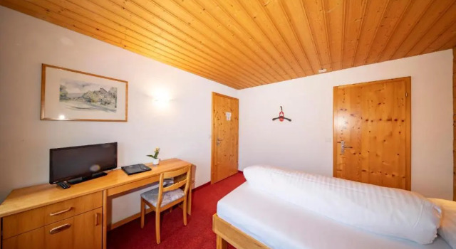 Ferien - & Seminarhotel Chäseren, Rezerwuj Hotel Hotele w Neckertal z parkingiem, Parking