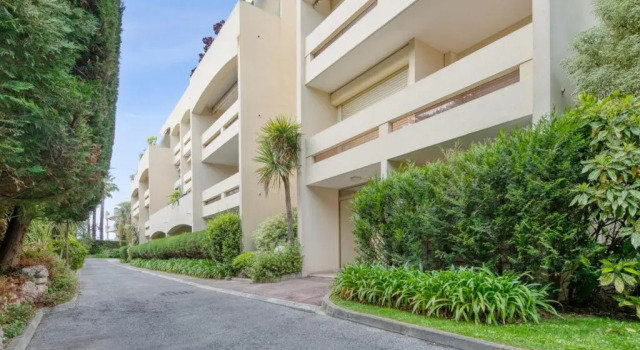 Wonderful studio with balcony and parking spot - Antibes - Welkeys, Забронировать Апартаменты/квартира Отели Антиб с парковкой, рядом с Antibes Archaeology Museum, Парковка