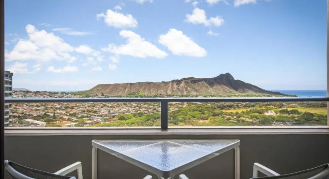 1-bath Suite Ocean View с 2 комнатами Aston Waikiki Sunset