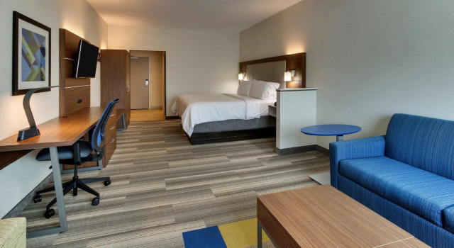 Четырёхместный люкс Holiday Inn Express & Suites Ithaca by IHG