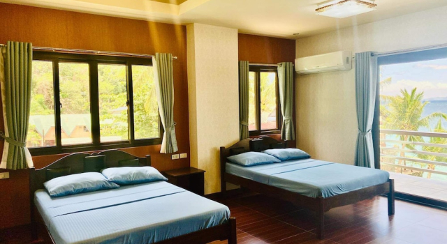 Двухместный номер Economy с балконом MinshukuKCS Hotel and Restaurant
