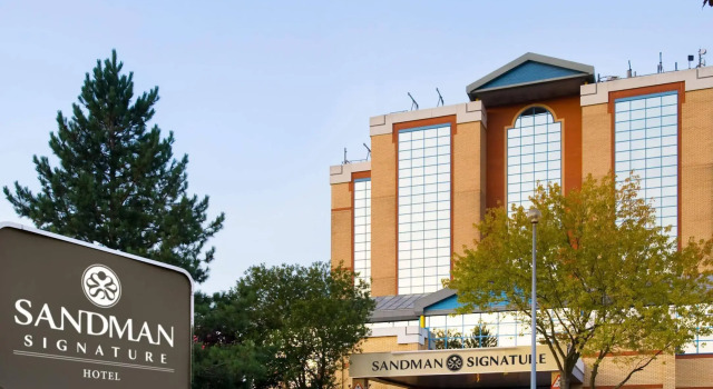 Sandman Signature London Gatwick Hotel, Забронировать Отель Отели Исторического графства Суссекса с бассейном, Бассейн