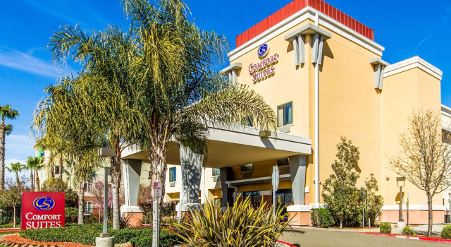 Люкс Comfort Suites Vacaville-Napa Valley Area