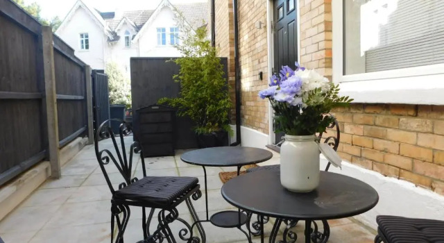 Апартаменты Stylish converted Victorian apartment