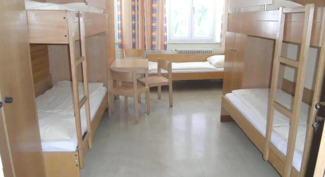 Кровать в общем номере (мужской номер) Jugend- und Familiengästehaus Heiligenblut