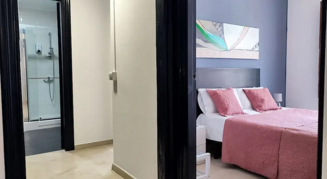 Четырёхместный номер Standard с видом на город Flats Friends Plaza de la Reina
