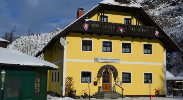 Route 145 Frhstckspension BB, Book Hotel Bad Goisern 
