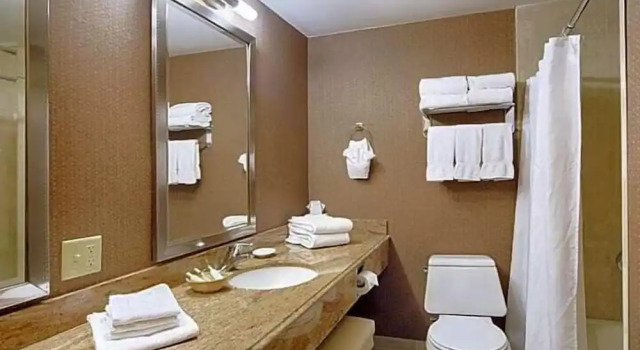 Номер Standard с видом на поле для гольфа Cape Cod Irish Village - The Emerald Resort