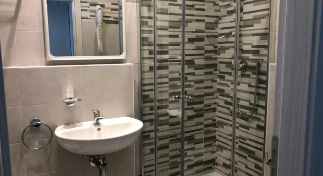 Четырёхместный номер Standard Hotel Kim