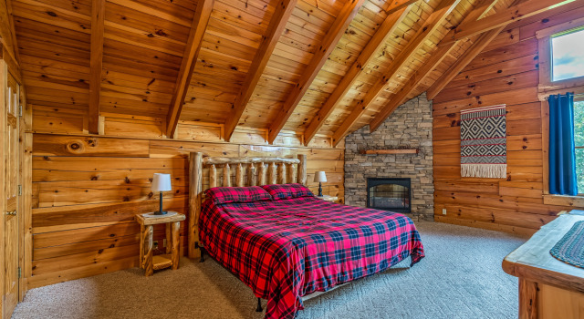 Bear Essentials Lodge Hot Tub Game Room Steam Showers and Community Pool