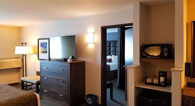 Шестиместный люкс Best Western Plus Northwind Inn & Suites