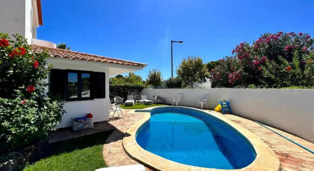 Вилла Vilamoura Traditional Villa with Pool by Homing